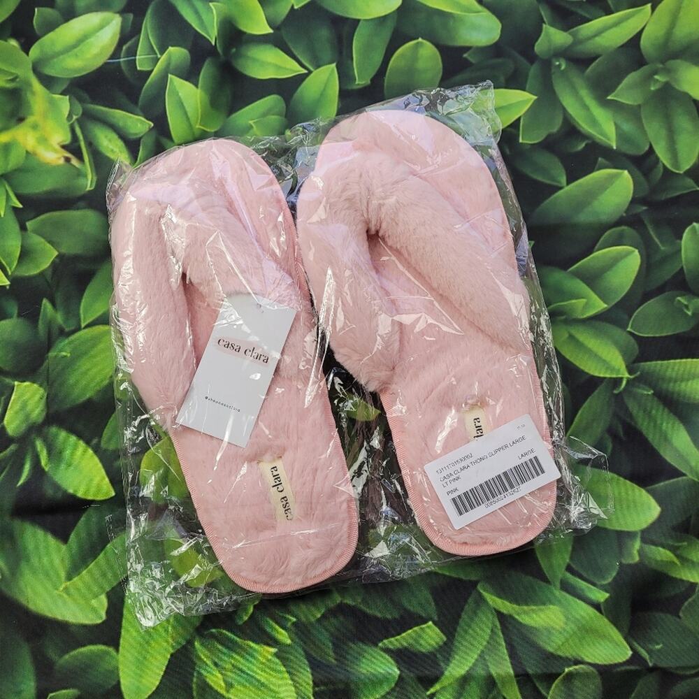 NWT Casa Clara Light Pink Faux Fur Thong Spa Slipper size Large (40-41)